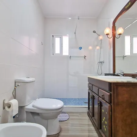 2 Bedroom Lovely In *