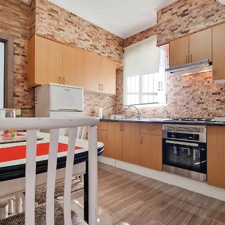 2 Bedroom Lovely In